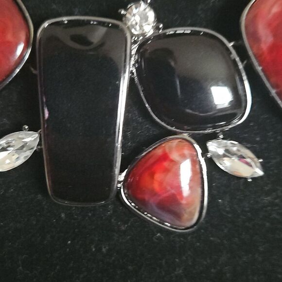 Elegant Burgundy and Black Statement Necklace - Picture 9 of 16